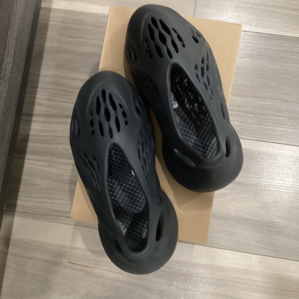 Adidas YZY FOAM RNR - Picture 5 of 14